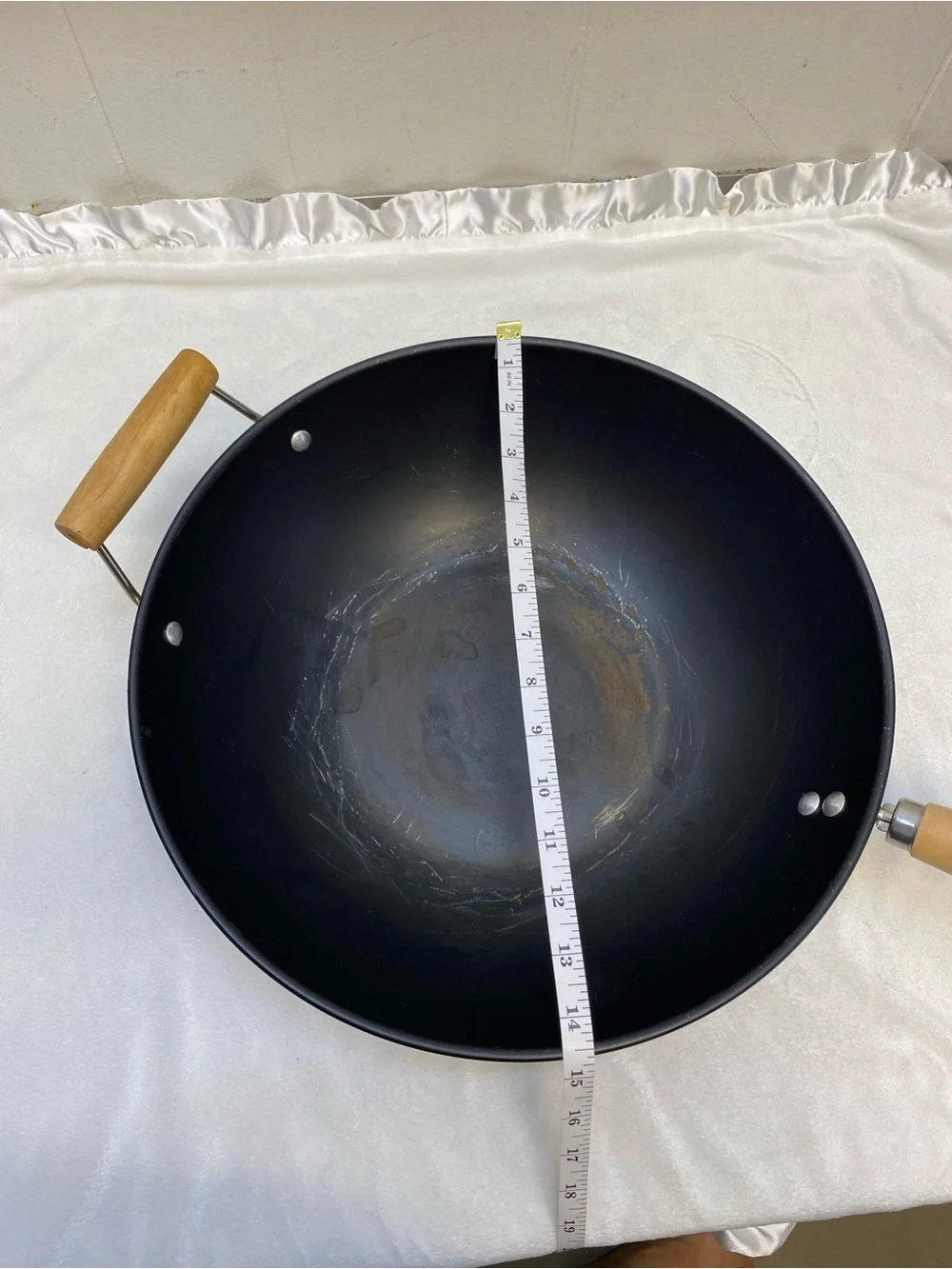 N/A black wok